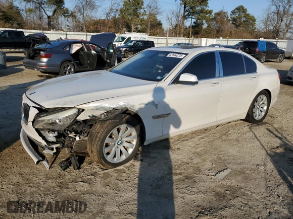 2009 BMW 7 Series 750i with VIN WBAKA83519CY35318, listed as a Copart auction lot 42594275 with 189,874 mi miles and Salvage Title. Bid and sale history available at DreamBid. Image 1.