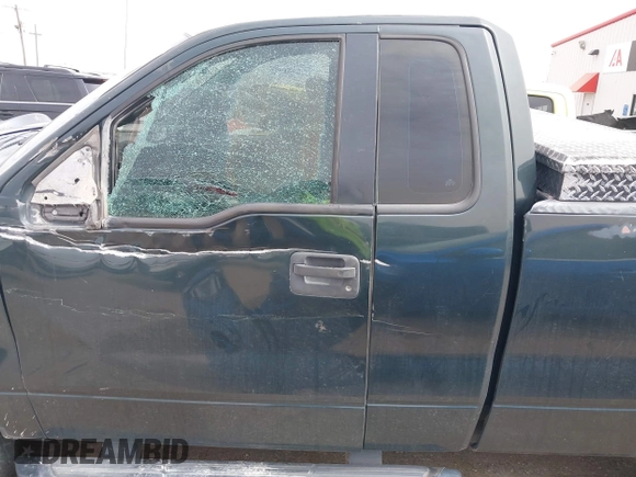 2005 Ford F-150 XL with VIN 1FTRF14555KB88186, listed as a IAAI auction lot 41815601 with 195,049 mi miles. Bid and sale history available at carsss.com. Image 14.