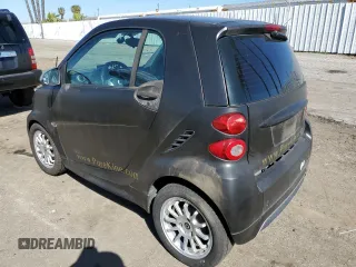 2013 Smart fortwo Passion z VIN WMEEJ9AA5DK726141, wystawiony jako Copart lot #50376945 z przebiegiem Nie podano mil oraz Tytuł czysty. Historia ofert i sprzedaży dostępna na DreamBid. Obrazek 2.