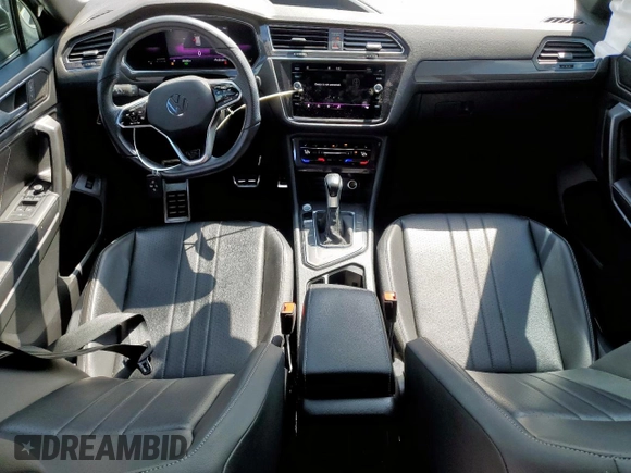 2022 Volkswagen Tiguan SE R-Line Black with VIN 3VVCB7AX6NM065002, listed as a Copart auction lot 50376425 with 30,408 mi miles and Salvage Title. Bid and sale history available at DreamBid. Image 8.