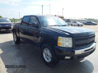 2011 Chevrolet Silverado 1500 LT with VIN 3GCPKSE39BG368537, listed as a IAAI auction lot 41964579 with 188,814 mi miles. Bid and sale history available at carsss.com. Image 1.
