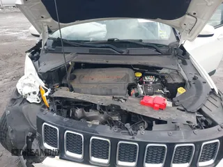 2019 Jeep Compass Latitude with VIN 3C4NJDBB1KT761196, listed as a IAAI auction lot 41812230 with 51,268 mi miles. Bid and sale history available at carsss.com. Image 10.