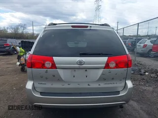 2010 Toyota Sienna CE with VIN 5TDKK4CC1AS339607, listed as a IAAI auction lot 41891135 with 261,666 mi miles. Bid and sale history available at carsss.com. Image 16.