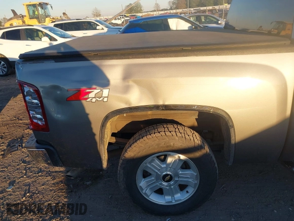 2013 Chevrolet Silverado 1500 LT with VIN 3GCPKSE70DG232285, listed as a IAAI auction lot 40881769 with 110,837 mi miles and . Bid and sale history available at DreamBid. Image 18.