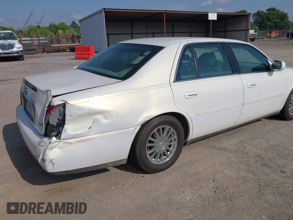 2004 Cadillac DeVille DHS z VIN 1G6KE57Y24U260694, wystawiony jako IAAI lot #42235533 z przebiegiem 156 689 mil mil oraz . Historia ofert i sprzedaży dostępna na DreamBid. Obrazek 4.