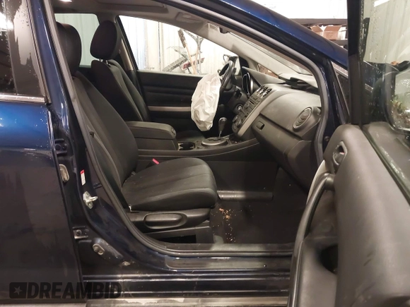2011 Mazda CX-7 i Sport z VIN JM3ER2B56B0383257, wystawiony jako IAAI lot #42174500 z przebiegiem 122 551 mil mil oraz . Historia ofert i sprzedaży dostępna na DreamBid. Obrazek 5.
