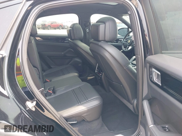 2020 Porsche Cayenne E-Hybrid z VIN WP1BE2AY6LDA55011, wystawiony jako IAAI lot #42242767 z przebiegiem 41 568 mil mil oraz . Historia ofert i sprzedaży dostępna na DreamBid. Obrazek 8.