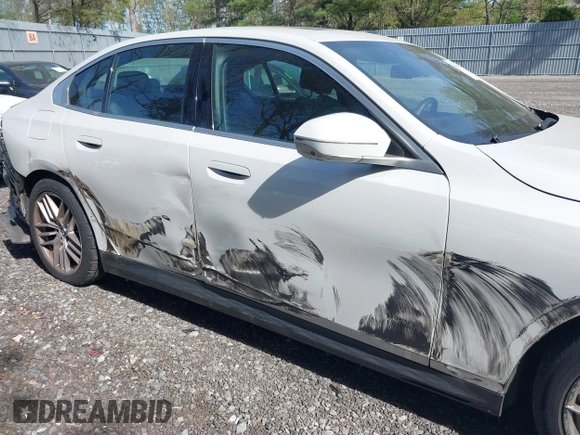 2024 BMW 5 Series 530i xDrive with VIN WBA53FJ06RCR29262, listed as a IAAI auction lot 42157428 with 27,918 mi miles and . Bid and sale history available at DreamBid. Image 6.
