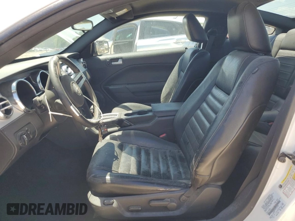2007 Ford Mustang GT Deluxe with VIN 1ZVHT82H475311629, listed as a Copart auction lot 61920705 with 111,557 mi miles and Clean title. Bid and sale history available at DreamBid. Image 7.