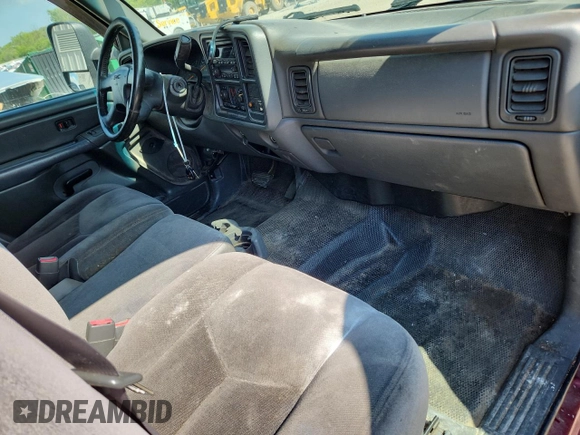 2006 GMC Sierra 2500HD Work Truck with VIN 1GTHK29D66E223055, listed as a Copart auction lot 62826635 with 355,735 mi miles and Non repairable. Bid and sale history available at DreamBid. Image 8.
