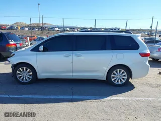 2016 Toyota Sienna XLE with VIN 5TDYK3DC1GS728176, listed as a IAAI auction lot 40878539 with 360,030 mi miles. Bid and sale history available at carsss.com. Image 14.