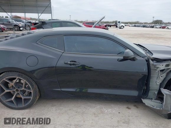 2019 Chevrolet Camaro 2SS с VIN 1G1FH1R78K0118785, выставлен на аукционе IAAI как лот 41365572 с пробегом 62 169 миль миль и . История ставок и продаж доступна на DreamBid. Изображение 13.