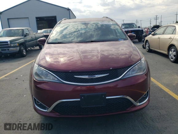 2017 Chrysler Pacifica Touring L Plus с VIN 2C4RC1EGXHR677889, выставлен на аукционе Copart как лот 60349645 с пробегом 95 316 миль миль и Чистый • Clean title. История ставок и продаж доступна на DreamBid. Изображение 5.