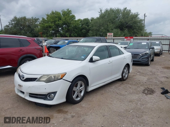2014 Toyota Camry L with VIN 4T1BF1FK1EU426216, listed as a IAAI auction lot 42152479 with 210,388 mi miles. Bid and sale history available at carsss.com. Image 2.