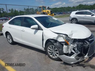 2017 Toyota Camry XLE z VIN 4T1BF1FK0HU768387, wystawiony jako IAAI lot #42368460 z przebiegiem 142 284 mil mil oraz . Historia ofert i sprzedaży dostępna na DreamBid. Obrazek 1.