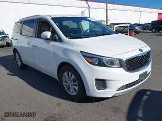 2015 Kia Sedona LX with VIN KNDMB5C1XF6075498, listed as a IAAI auction lot 41568062 with 67,601 mi miles. Bid and sale history available at carsss.com. Image 1.