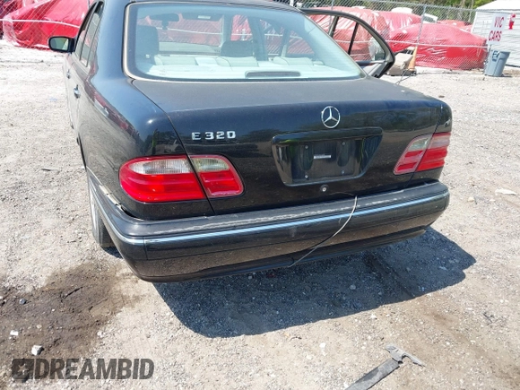 2000 Mercedes-Benz E 320 with VIN WDBJF65J2YB105399, listed as a IAAI auction lot 42076107 with 277,701 mi miles and . Bid and sale history available at DreamBid. Image 6.
