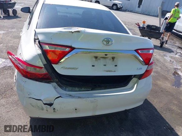 2015 Toyota Camry XLE z VIN 4T1BF1FK9FU874141, wystawiony jako IAAI lot #42025319 z przebiegiem 180 879 mil mil oraz . Historia ofert i sprzedaży dostępna na DreamBid. Obrazek 6.