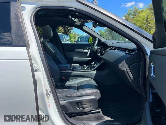 2019 Land Rover Range Rover Velar S with VIN SALYB2EX4KA797258, listed as a Copart auction lot 58987705 with 159,975 mi miles and Clean title. Bid and sale history available at DreamBid. Image 5.