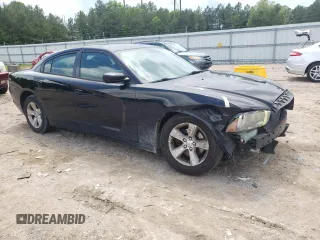 2013 Dodge Charger SE z VIN 2C3CDXBG3DH625499, wystawiony jako Copart lot #56881555 z przebiegiem 182 389 mil mil oraz Szkody całkowita. Historia ofert i sprzedaży dostępna na DreamBid. Obrazek 4.