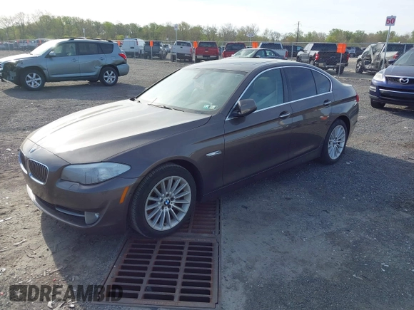 2013 BMW 5 Series 535i xDrive with VIN WBAFU7C53DDU77547, listed as a IAAI auction lot 42086487 with 183,738 mi miles and . Bid and sale history available at carsss.com. Image 18.