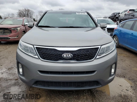 2014 Kia Sorento LX z VIN 5XYKT4A79EG480012, wystawiony jako Copart lot #80618754 z przebiegiem 213 740 mil mil oraz Czysty tytuł • Clean title. Historia ofert i sprzedaży dostępna na DreamBid. Obrazek 5.