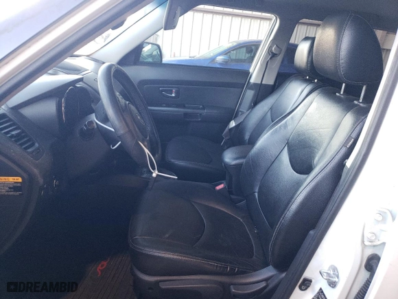2011 Kia Soul + with VIN KNDJT2A24B7267854, listed as a Copart auction lot 86184844 with 118,258 mi miles and Salvage Title. Bid and sale history available at carsss.com. Image 7.
