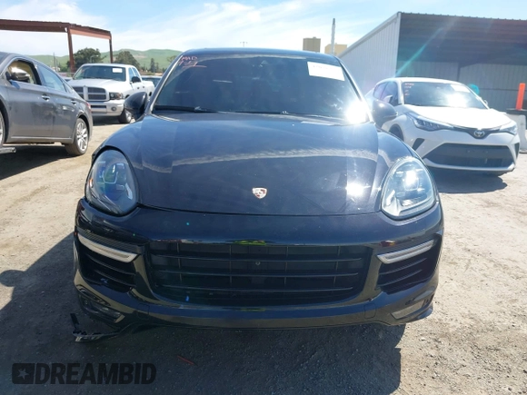2015 Porsche Cayenne Turbo z VIN WP1AC2A2XFLA80727, wystawiony jako IAAI lot #42031257 z przebiegiem 83 368 mil mil oraz . Historia ofert i sprzedaży dostępna na DreamBid. Obrazek 12.