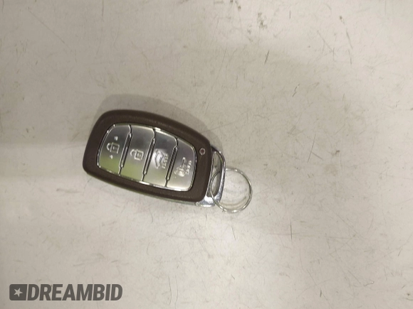 2019 Hyundai Tucson Ultimate with VIN KM8J3CAL8KU995978, listed as a IAAI auction lot 41105208 with 108,268 mi miles. Bid and sale history available at carsss.com. Image 11.