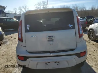 2013 Kia Soul + z VIN KNDJT2A65D7501232, wystawiony jako Copart lot #42300485 z przebiegiem 148 800 mil mil oraz Szkoda całkowita • Salvage title. Historia ofert i sprzedaży dostępna na DreamBid. Obrazek 6.