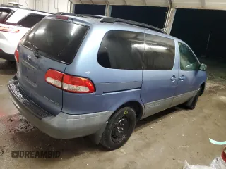 2002 Toyota Sienna CE with VIN 4T3ZF19CX2U448673, listed as a Copart auction lot 42005585 with 270,701 mi miles and Clean Title. Bid and sale history available at carsss.com. Image 3.