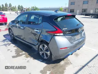2019 Nissan LEAF SV z VIN 1N4AZ1CP6KC304997, wystawiony jako IAAI lot #42090564 z przebiegiem 54 069 mil mil oraz . Historia ofert i sprzedaży dostępna na DreamBid. Obrazek 6.