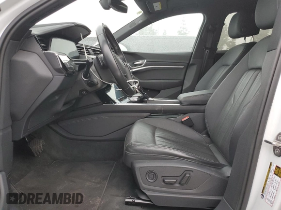 2023 Audi e-tron Sportback Premium Plus z VIN WA12ABGE1PB007387, wystawiony jako Copart lot #50734225 z przebiegiem 48 484 mil mil oraz Szkoda całkowita • Salvage title. Historia ofert i sprzedaży dostępna na DreamBid. Obrazek 7.