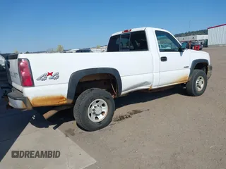 2007 Chevrolet Silverado 3500 SRW Wrk Trk with VIN 1GCHK34UX7E103046, listed as a IAAI auction lot 42090728 with 55,376 mi miles. Bid and sale history available at carsss.com. Image 4.