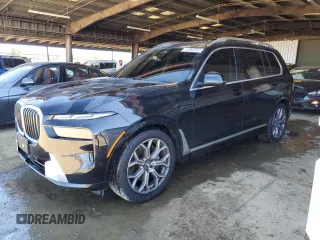 2025 BMW X7 xDrive40i with VIN 5UX23EM08S9X05620, listed as a Copart auction lot 50424435 with 21,354 mi miles and Clean Title. Bid and sale history available at carsss.com. Image 1.