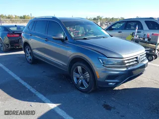 2019 Volkswagen Tiguan SEL Premium with VIN 3VV4B7AX6KM086321, listed as a IAAI auction lot 41121116 with 77,646 mi miles. Bid and sale history available at carsss.com. Image 1.