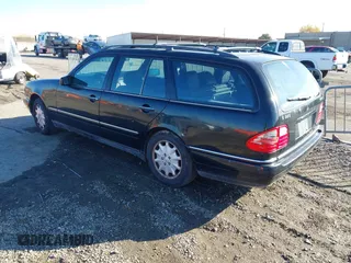 1999 Mercedes-Benz E-Class with VIN WDBJH82F2XX027360, listed as a IAAI auction lot 40977518 with 1 mi miles. Bid and sale history available at carsss.com. Image 3.