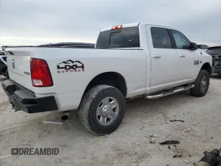 2018 Ram 2500 Big Horn z VIN 3C6UR5DL2JG215568, wystawiony jako Copart lot #87647215 z przebiegiem 86 113 mil mil oraz Szkoda całkowita • Salvage title. Historia ofert i sprzedaży dostępna na DreamBid. Obrazek 3.