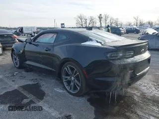 2021 Chevrolet Camaro 1LT z VIN 1G1FB1RS0M0139221, wystawiony jako IAAI lot #41402149 z przebiegiem 34 832 mil mil oraz . Historia ofert i sprzedaży dostępna na DreamBid. Obrazek 3.