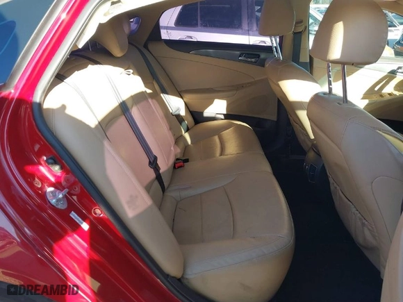 2013 Hyundai Sonata Hybrid Limited with VIN KMHEC4A48DA069570, listed as a IAAI auction lot 41709031 with 173,248 mi miles. Bid and sale history available at carsss.com. Image 8.