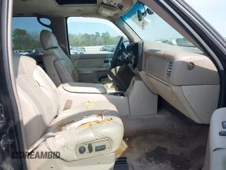 2002 Chevrolet Suburban LS with VIN 3GNEC16Z72G237048, listed as a IAAI auction lot 41900922 with 185,253 mi miles. Bid and sale history available at carsss.com. Image 5.