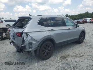 2022 Volkswagen Tiguan SE with VIN 3VV3B7AX2NM105513, listed as a Copart auction lot 62281665 with 97,481 mi miles and Salvage title. Bid and sale history available at DreamBid. Image 3.