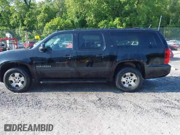 2011 Chevrolet Suburban LT z VIN 1GNSKJE34BR400810, wystawiony jako IAAI lot #42379234 z przebiegiem 273 228 mil mil oraz . Historia ofert i sprzedaży dostępna na DreamBid. Obrazek 14.