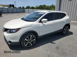 2017 Nissan Rogue SL z VIN JN1BJ1CP3HW017827, wystawiony jako Copart lot #57100725 z przebiegiem 44 145 mil mil oraz Szkoda całkowita • Salvage title. Historia ofert i sprzedaży dostępna na DreamBid. Obrazek 1.