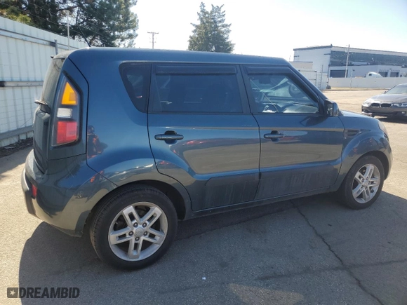 2011 Kia Soul ! with VIN KNDJT2A26B7197368, listed as a Copart auction lot 47845805 with 154,244 mi miles and Salvage Title. Bid and sale history available at carsss.com. Image 3.