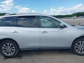 2016 Nissan Pathfinder Platinum z VIN 5N1AR2MNXGC662989, wystawiony jako IAAI lot #42315335 z przebiegiem 128 956 mil mil oraz . Historia ofert i sprzedaży dostępna na DreamBid. Obrazek 13.