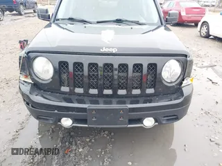 2014 Jeep Patriot Limited with VIN 1C4NJRCB7ED569805, listed as a IAAI auction lot 40854840 with 189,858 mi miles. Bid and sale history available at carsss.com. Image 6.