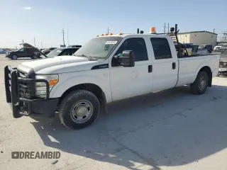 2015 Ford F-250 XL z VIN 1FT7W2A68FEA29317, wystawiony jako Copart lot #48425845 z przebiegiem 335 979 mil mil oraz Czysty tytuł • Clean title. Historia ofert i sprzedaży dostępna na DreamBid. Obrazek 1.