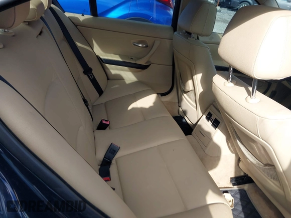 2008 BMW 3 Series 328i with VIN WBAVA37538NL52135, listed as a IAAI auction lot 41721538 with 117,121 mi miles. Bid and sale history available at carsss.com. Image 8.