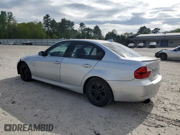 2008 BMW 3 Series 328xi z VIN WBAVC935X8K036008, wystawiony jako Copart lot #57130885 z przebiegiem 216 919 mil mil oraz Czysty tytuł • Clean title. Historia ofert i sprzedaży dostępna na DreamBid. Obrazek 2.